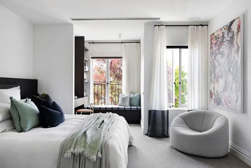 Balmerino, Mount Eliza. Main bedroom with shading and climate on a keypad.